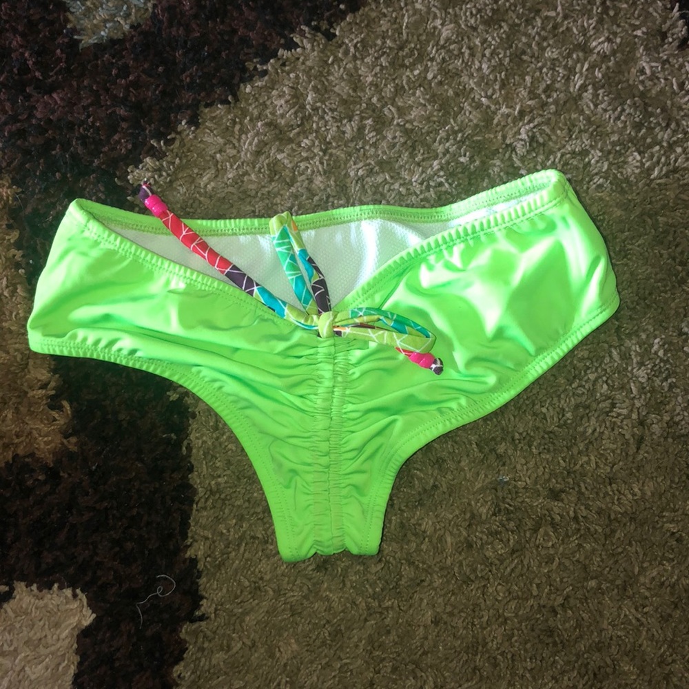 Hand made bikini 👙 - Picture 4 of 4